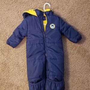 Infant boys zip up